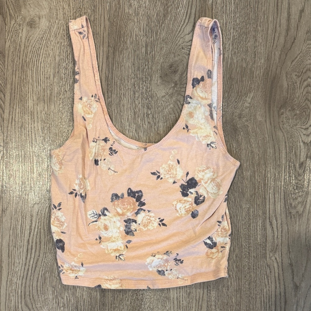 Ecote Floral Peach and Navy Crop Top